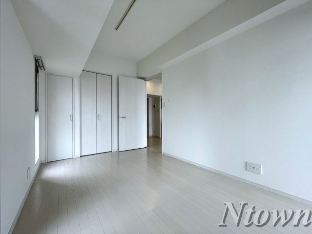 【洋室】 | FIRST RESIDENCE SAKAE(ファーストレジデンス栄) | 個人の部屋や寝室として使える洋室です