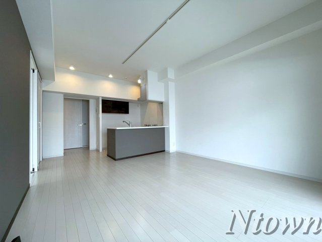 【居間・リビング】 | FIRST RESIDENCE SAKAE(ファーストレジデンス栄) | リビングです