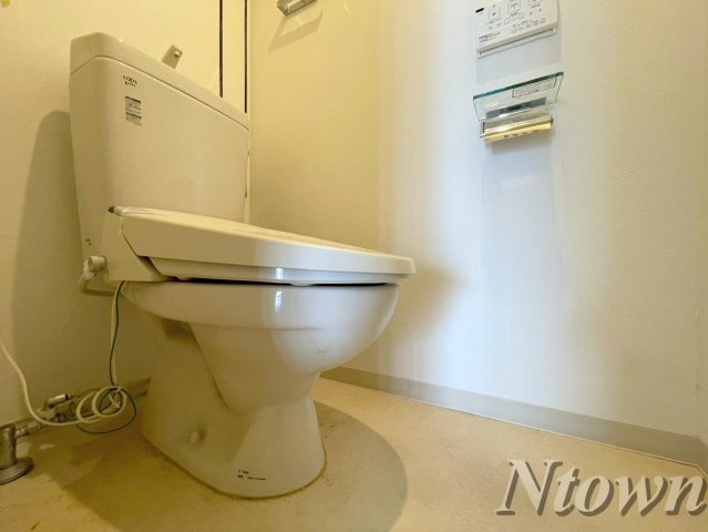 【トイレ】 | FIRST RESIDENCE SAKAE(ファーストレジデンス栄) | シンプルで使いやすいトイレです