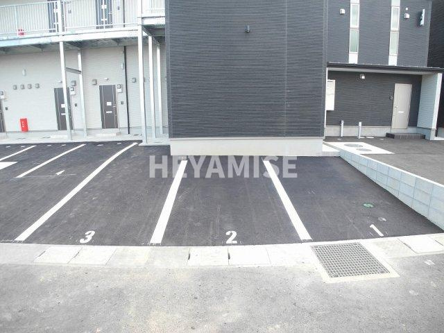 modern palazzo 諫早Sunny Hillの駐車場
