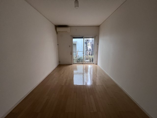 スマイルⅡ番館の居間・リビング