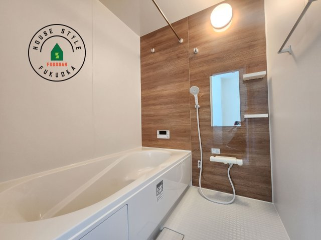糟屋郡志免町片峰中央4丁目第1-2棟（1号棟）の浴室|1日の疲れを癒してくれる広々バスルーム。雨の日のお洗濯にも大活躍な浴室乾燥機付です！