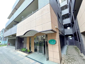 【エントランス】 | 清廉とされたエントランスになっています。