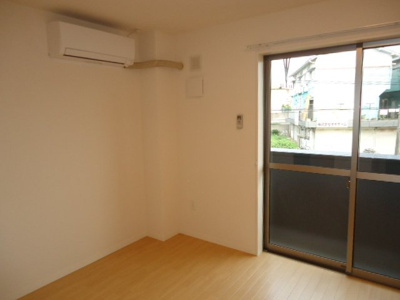 【居間・リビング】 | レマーレ | ◆不動産すまラボの新プラン◆入居時の費用負担が0円で入居可能♪お気軽にお尋ねください♪