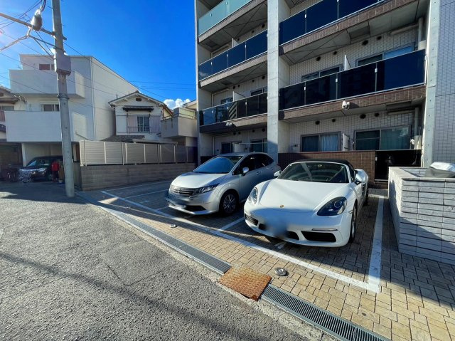 プロスパーレインボーヴィラの駐車場