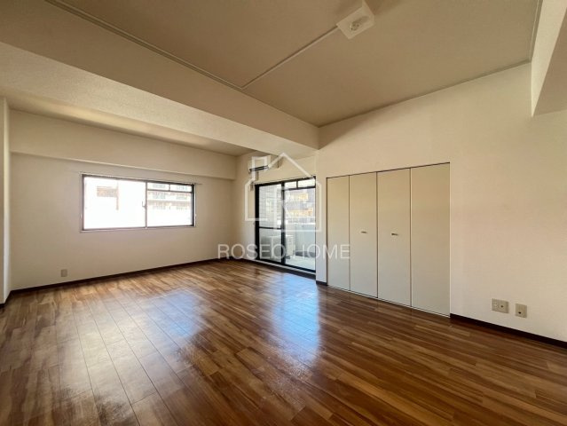 オーラムアルジャン阿波座の居間・リビング