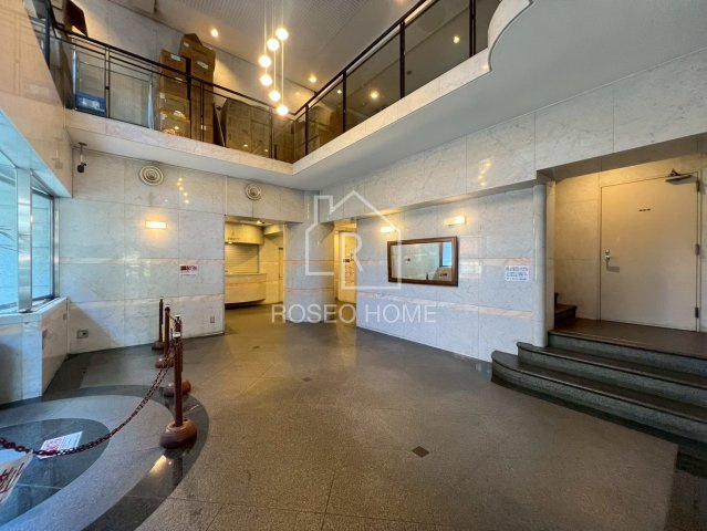 オーラムアルジャン阿波座のロビー