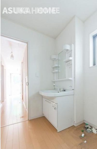 横浜市磯子区峰町 戸建ての独立洗面台