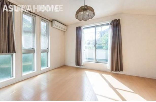 横浜市磯子区峰町 戸建ての洋室