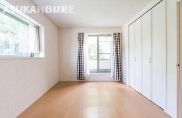 横浜市磯子区峰町 戸建ての洋室