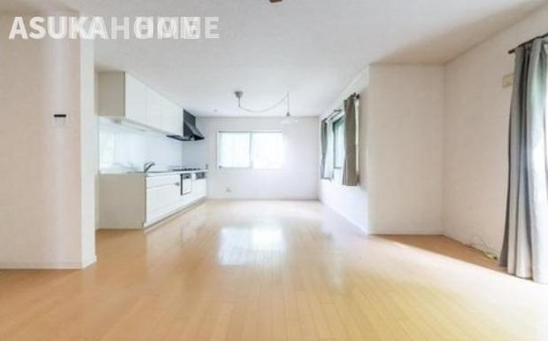 横浜市磯子区峰町 戸建ての居間・リビング