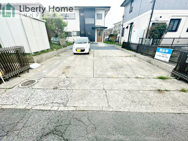 水戸市千波町　中古戸建の駐車場