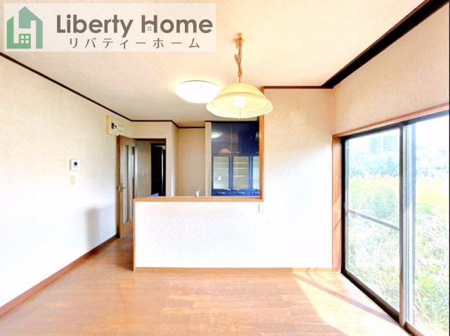 水戸市千波町　中古戸建の居間・リビング