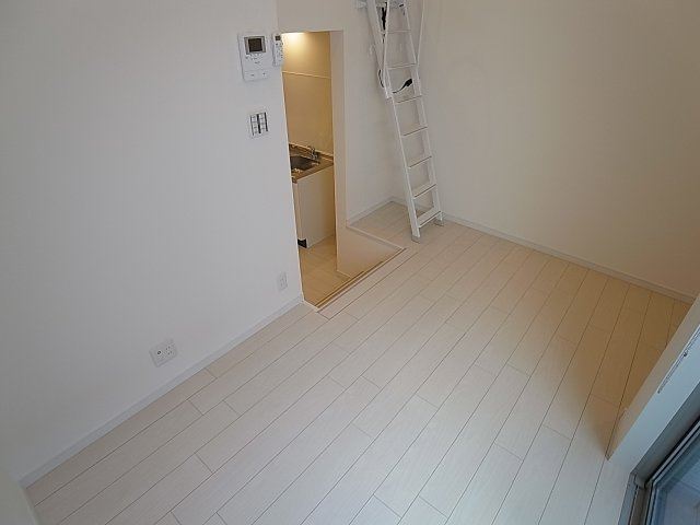 アクア東山の内装|白を基調としたフローリングでさらに広く感じます