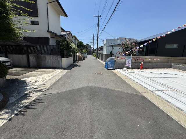 市川市中国分５丁目新築戸建（中国分９期）の前面道路含む現地写真|南東側前面道路・幅員約5ｍ