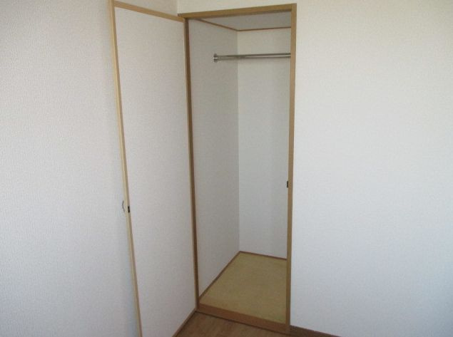 サンプレミール浦和の収納