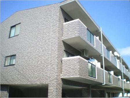 サンプレミール浦和の外観