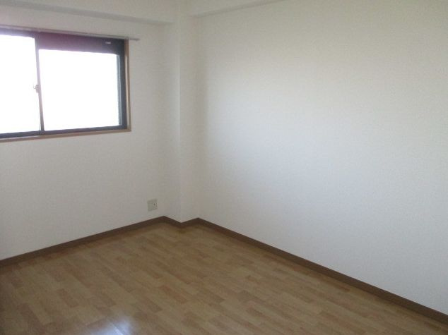 サンプレミール浦和の寝室