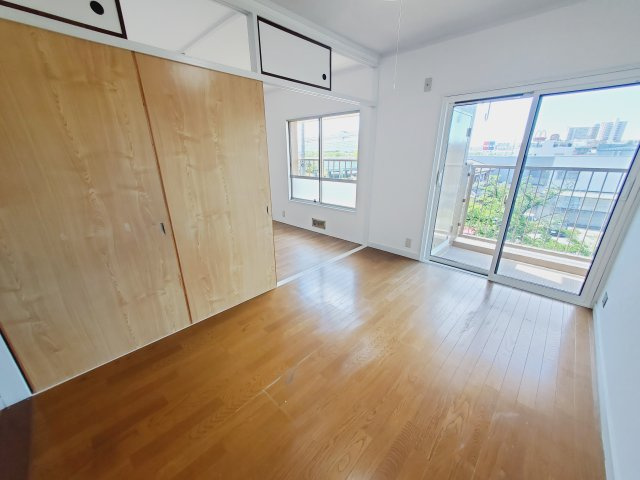 東仁川団地の居間・リビング