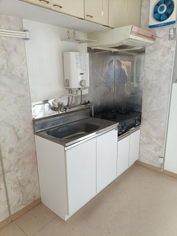 千葉市花見川区浪花町のアパートのキッチン