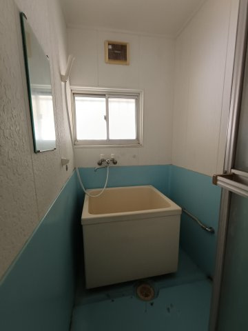 千葉市花見川区浪花町のアパートの浴室