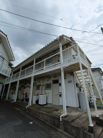 千葉市花見川区浪花町のアパートの外観