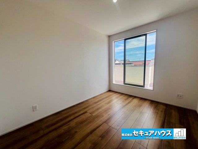 【今すぐご案内可能】知多郡東浦町大字緒川 全5棟 の洋室|事前予約にて現地ご見学いただけます！お気軽にお問い合わせください♪
■株式会社　セキュアハウス　豊明支店■
住宅ローンに強く、知識、経験豊富なスタッフ在籍
お客様に寄り添い、ご成約後もサポート致します