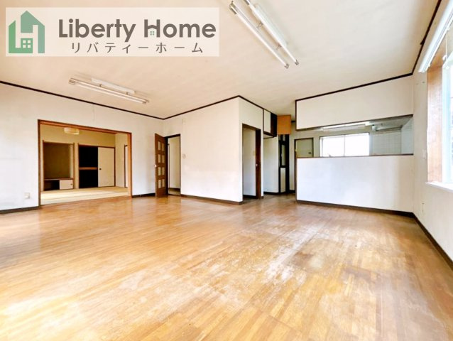 城里町那珂西　中古戸建の居間・リビング