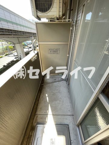 グランドオーク高井田のバルコニー
