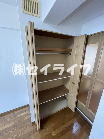 グランドオーク高井田の収納