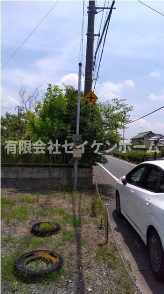 熊谷市肥塚　売地の前面道路含む現地写真