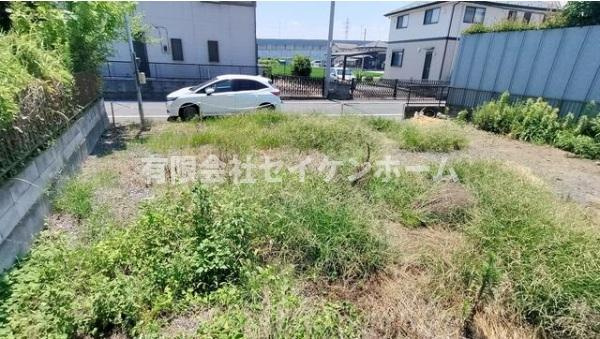 熊谷市肥塚　売地の前面道路含む現地写真