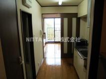 オークサンガの洋室|オープンタイプのキッチンがついています◇