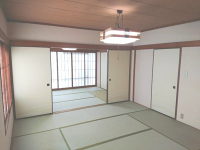 【和室】 | 西千葉戸建貸家 | 和室8帖・6帖は続き間として使用可。エアコン設置済みです！（残置物となります）