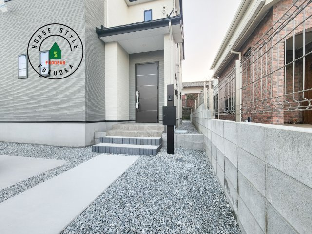 糟屋郡篠栗町和田3丁目第2-2棟（2号棟）の外観|おでかけの時も帰った時も、「我が家」を最初に感じでもらえる素敵な空間に。