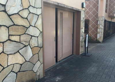 【設備】 | グリーンティエラ星が丘 | 共有部分は、住民なら誰もが使える設備のこと。例えば駐車場やエレベーター、インターネット設備、セキュリティ設備などがあります。他にも、マンションの廊下・外部階段やエントランス・ゴミ置き場などがあります。