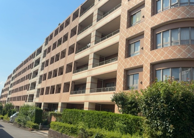 【構造・工法・仕様】 | グリーンティエラ星が丘 | ＲＣ造、Reinforced Concreteは直訳すると補強されたコンクリートです。主に柱や梁・床・壁が鉄筋とコンクリートで構成おり、鉄筋を組んだ型枠にコンクリートを流し込んで固めたものを指します。