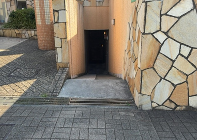 【内装】 | グリーンティエラ星が丘 | 共用部分は、一棟の建物に住む区分所有者全員が共同で所有するとし、共用部分の管理、補修などは、区分所有者で形成される管理組合が行います。個人の判断で勝手に変更することはできませんので覚えておきましょう。