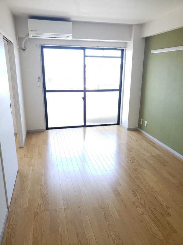 グランドハイツ武蔵野の居間・リビング