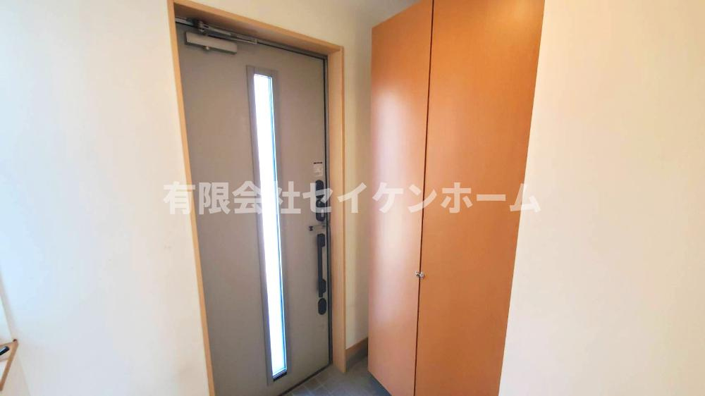 深谷市宿根　中古戸建　トヨタホ－ム様施工の玄関
