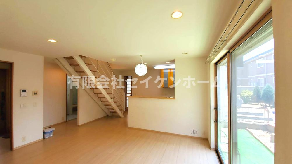 深谷市宿根　中古戸建　トヨタホ－ム様施工の居間・リビング