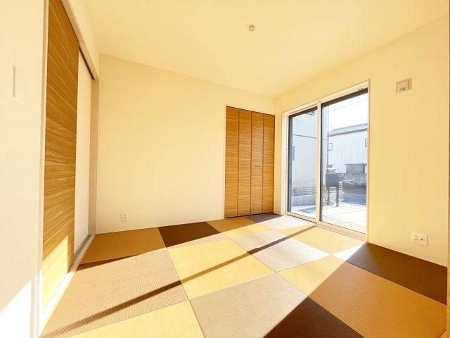 新築戸建・建売　桐生市広沢町1丁目　BLOOMING GRADEN　全1棟の和室|用途に応じてアレンジのできる洋風も取り入れた和室！