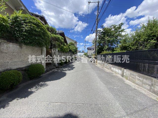 角田3丁目中古戸建の前面道路含む現地写真|弊社は中古戸建のご紹介、その後のリフォームのご提案、
賃貸物件のご紹介、すべてご対応可能です。
お客様にあったプランをご提案致します。
まずはお問合せ下さいませ。