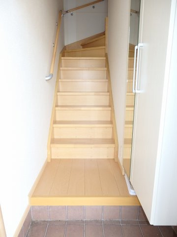 サニーウエル　ヴィラの玄関|明るい玄関です