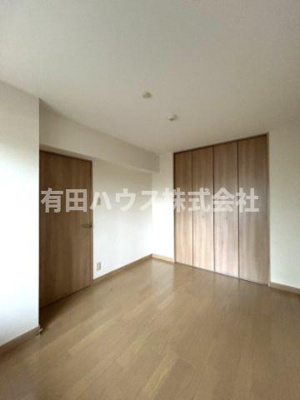 【洋室】 | 寺ノ元レジデンス | 玄関側の洋室