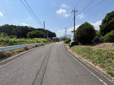 【前面道路含む現地写真】 | 桜川市磯部2DK中古平屋
