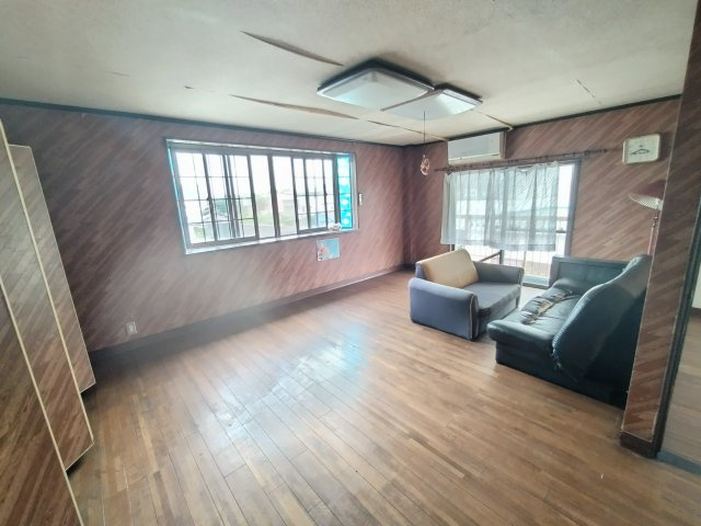 城東１丁目　住居付き店舗の居間・リビング|３階住居