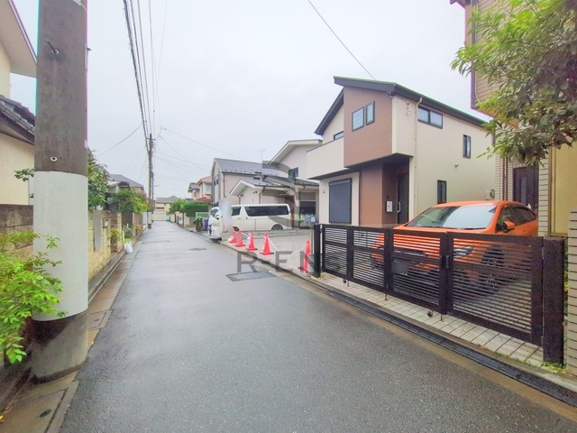 【前面道路含む現地写真】 | 練馬区三原台２丁目　新築戸建て | 見通しもよく、落ち着いた住宅街でゆったり過ごせます