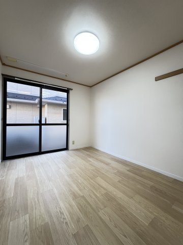 エスポワール米原B棟の洋室