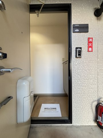 エスポワール米原B棟の玄関